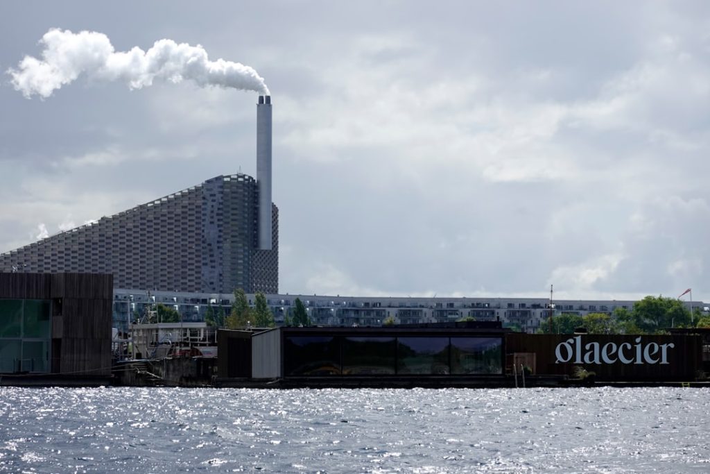 Oslo Firms: When to Use IT Staff Augmentation vs Hiring Full-Time